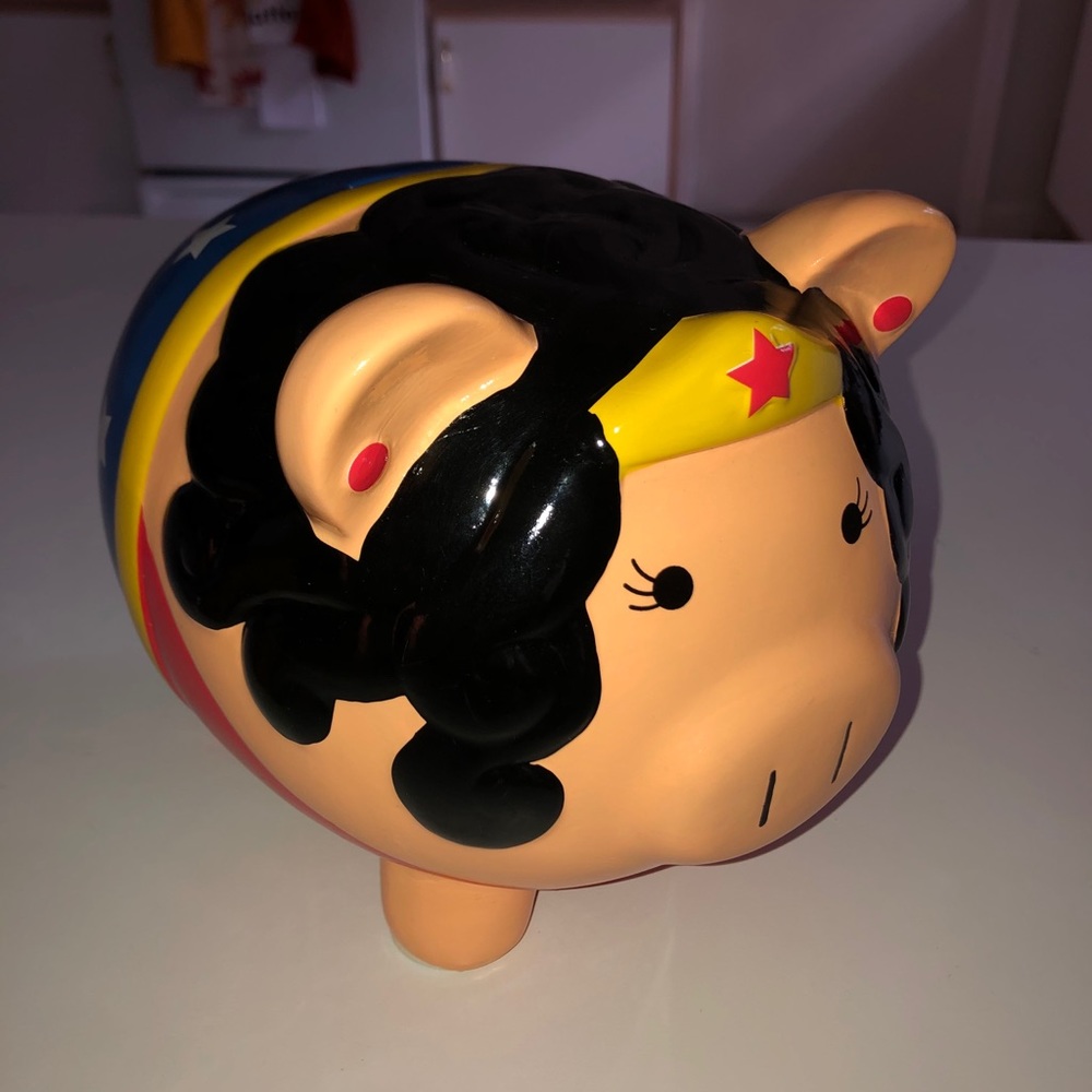 WONDER WOMAN CERAMIC PIGGY BANK DC COMICS